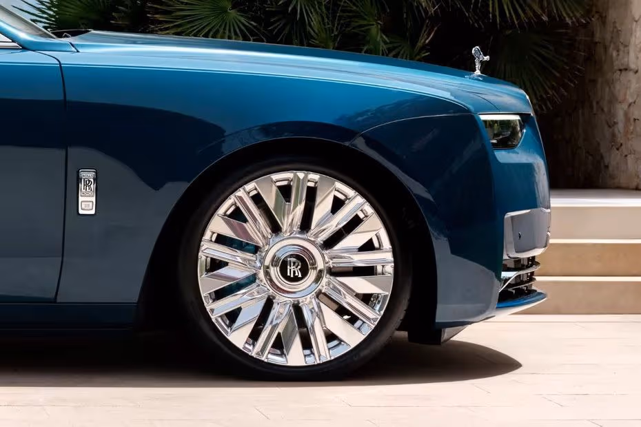 Rolls Royce Ghost 2026 Aerodynamic Alloy Wheel Design Close-up