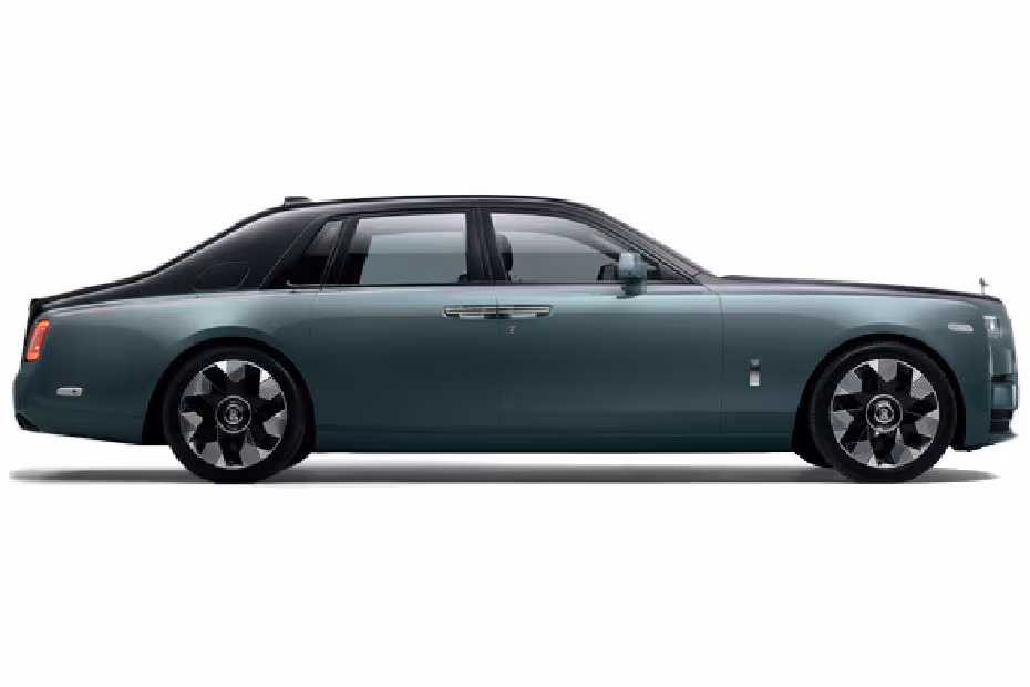 Rolls Royce Phantom 2026 Green Colour
