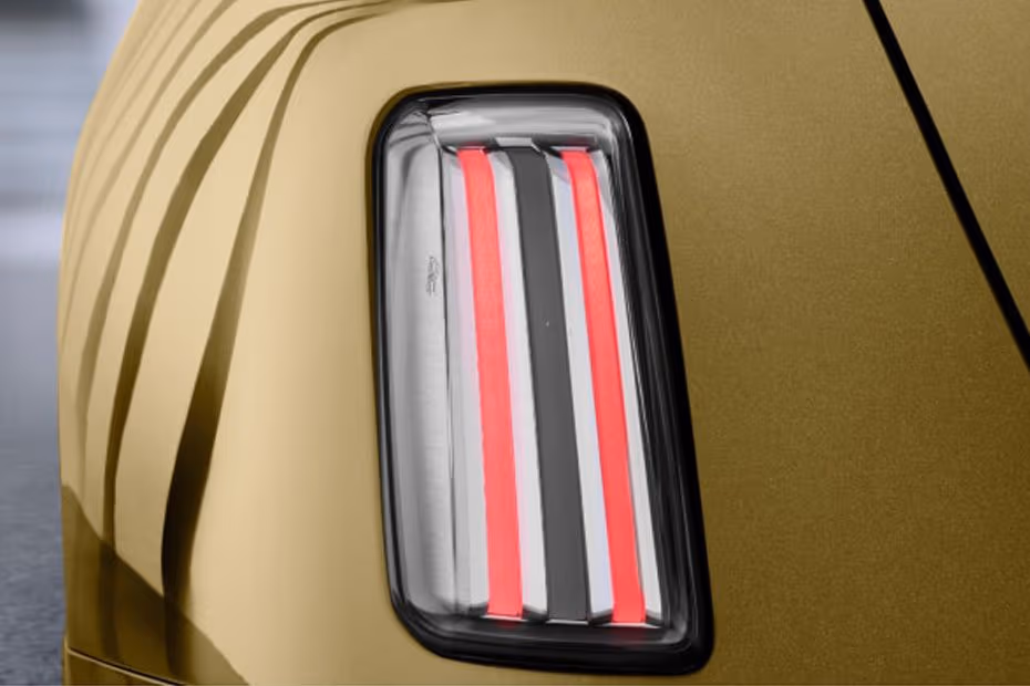 Rolls Royce Spectre 2026 Connected LED Taillight