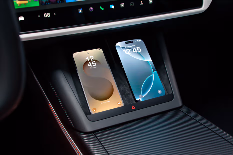 Tesla Model S 2026 Center Tunnel with attached Smartphone