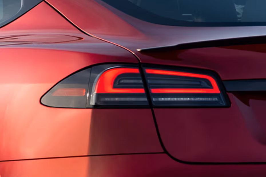Tesla Model S 2026 Connected LED Taillight