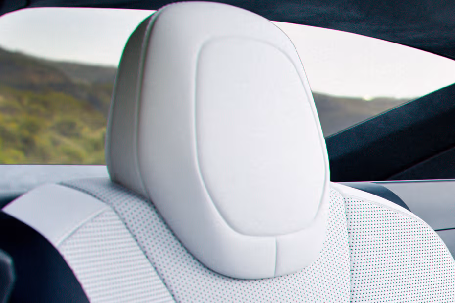 Tesla Model S 2026 Rear Seat Adjustable Headrest