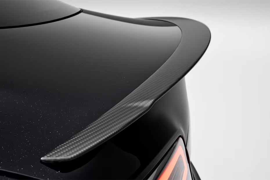 Tesla Model S 2026 Roof-Mounted Rear Spoiler