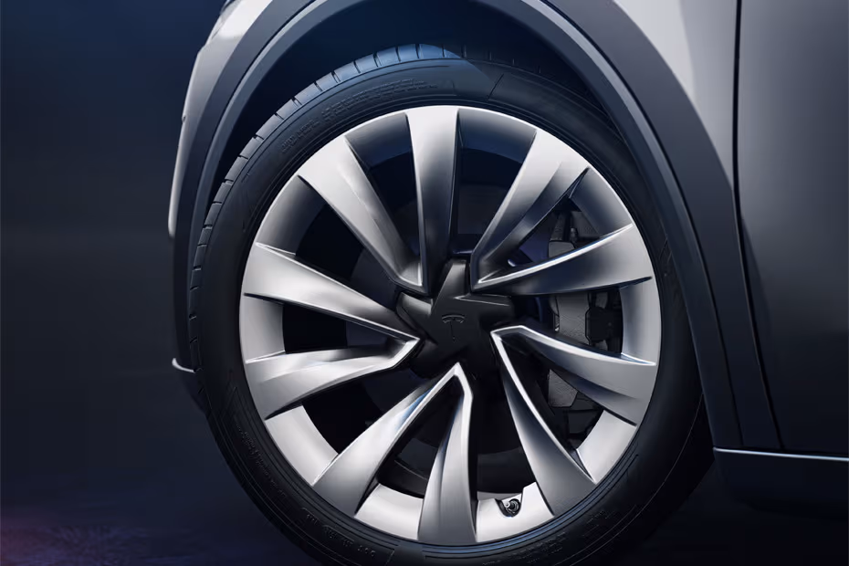 Tesla Model Y 2026 Aerodynamic Alloy Wheel Design Close-Up