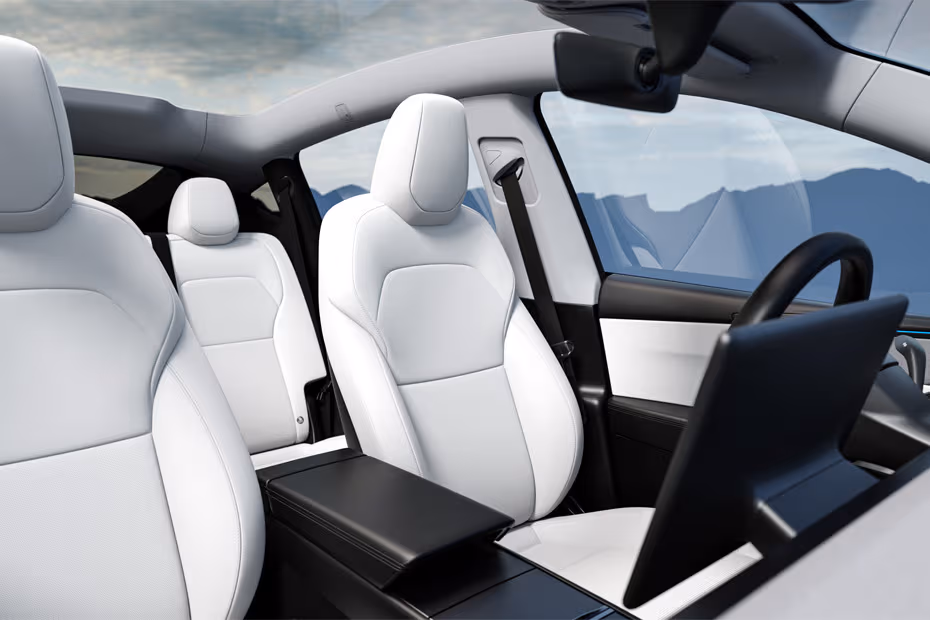 Tesla Model Y 2026 Interior Seating Arrangement