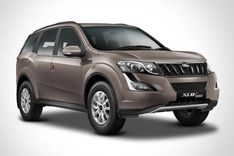 Mahindra XUV500 Right Side View