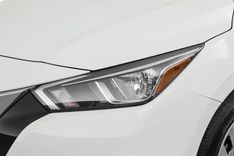 Nissan Sunny Headlight