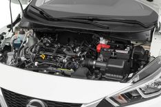 Nissan Sunny Engine View