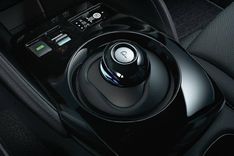 Nissan Leaf 2024 Gear Shifter