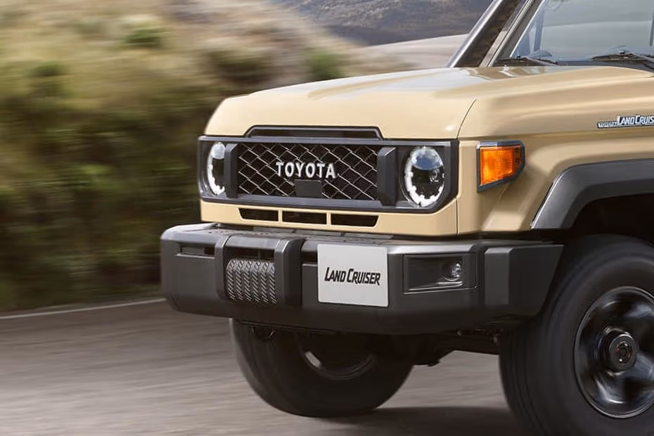 Toyota Land Cruiser 70 Front Grille View