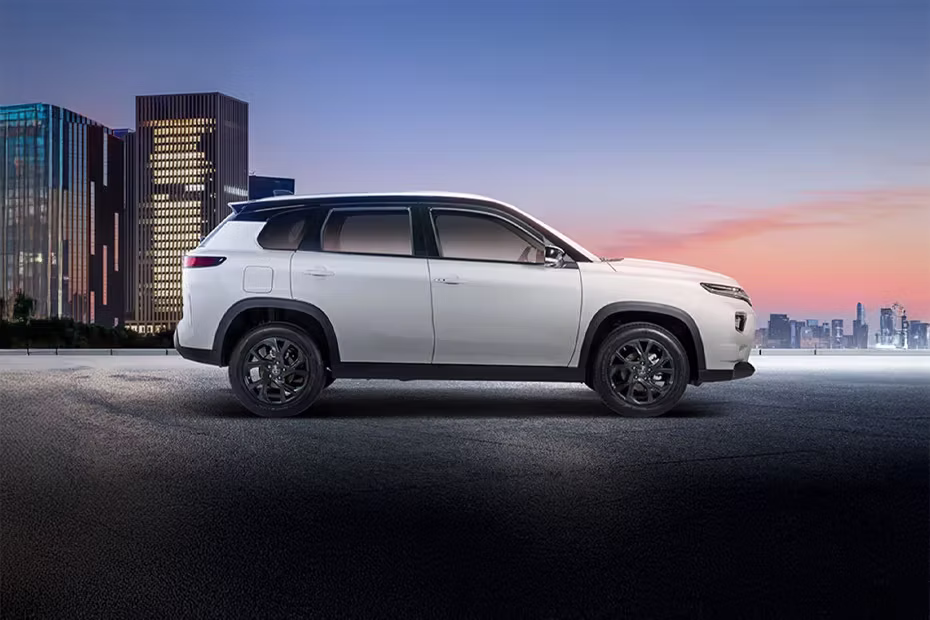 Toyota Urban Cruiser Front Side View & Shining Alloy Wheel