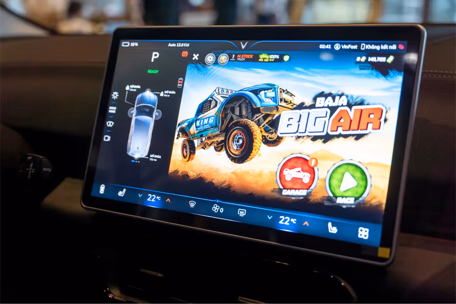 VINFAST VF8 2026 Floating Touchscreen Infotainment System