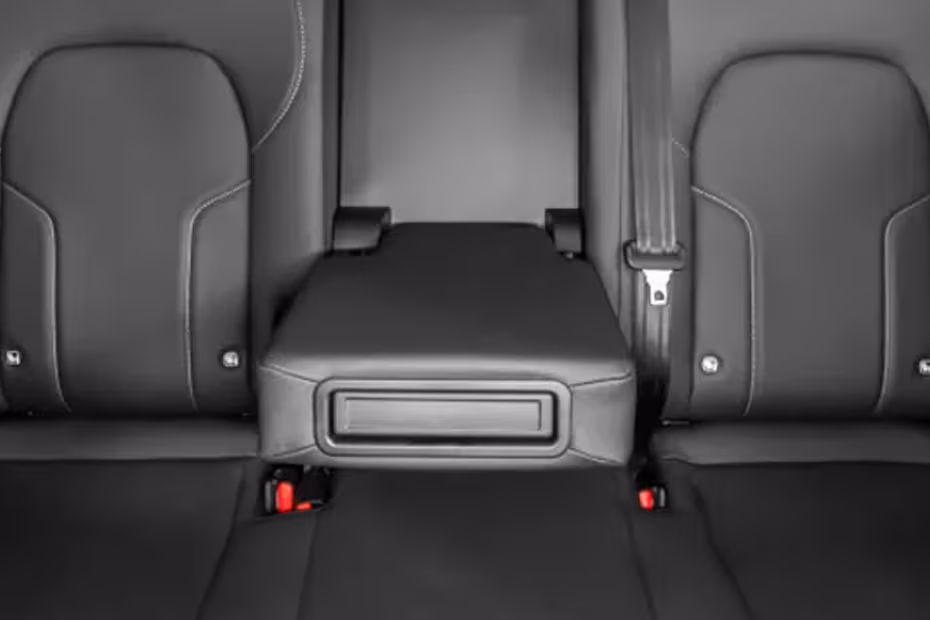 VINFAST VF8 2026 interior second row rear centre armrest