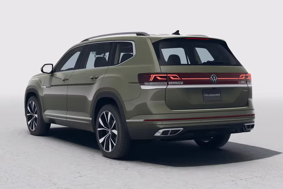 Volkswagen Teramont Rear View Connected Tail Light With Spoiler