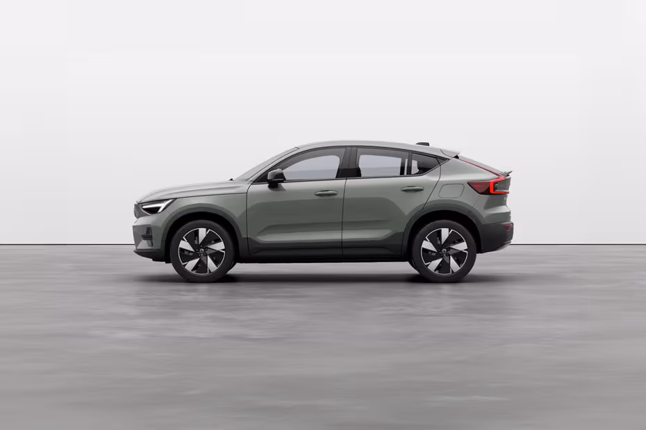Volvo C40 Recharge 2026 left side profile with alloy wheels