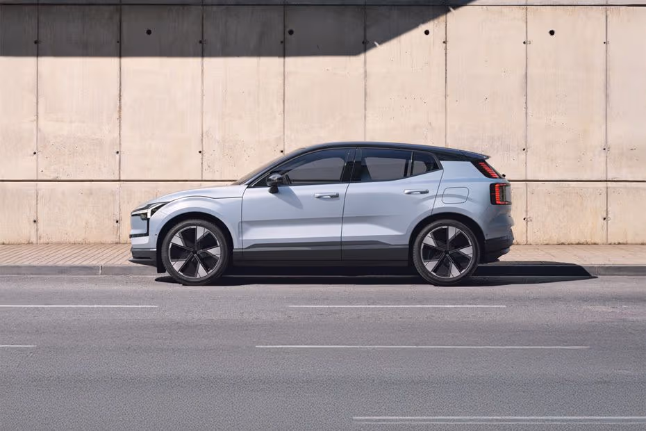 Volvo EX30 2026 left side profile with alloy wheels