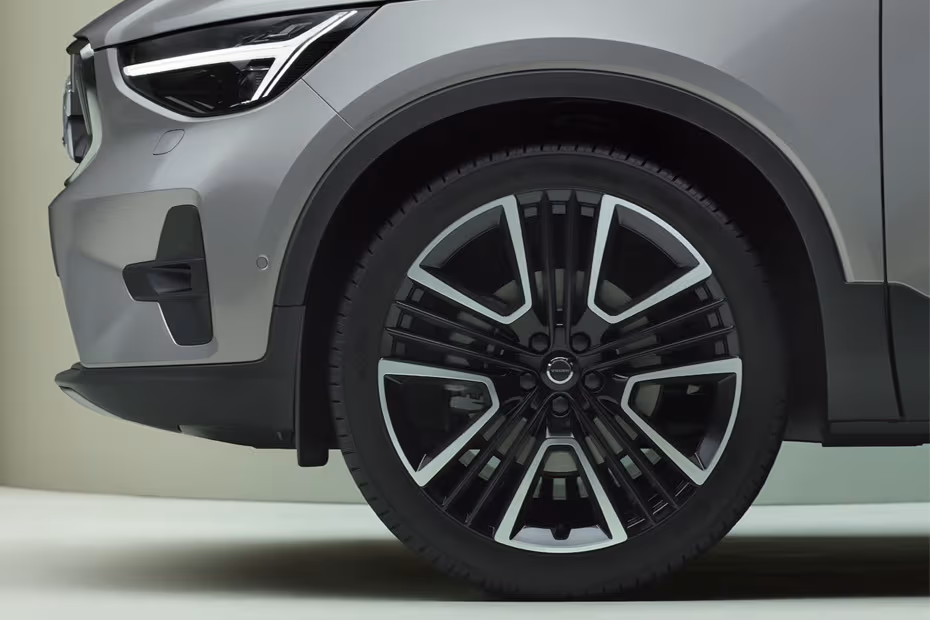 Volvo XC40 2026 Aerodynamic Alloy Wheel Design
