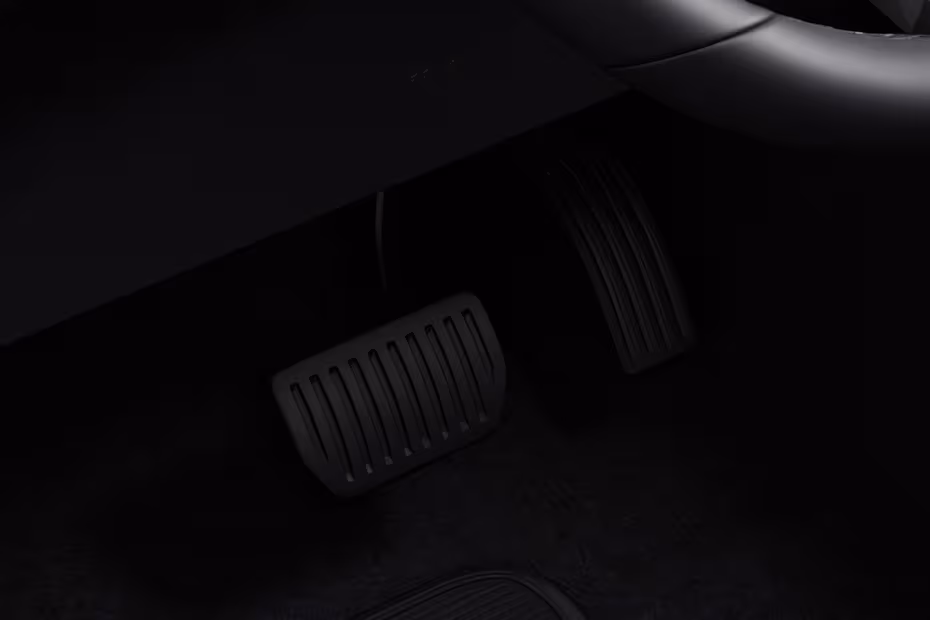 Volvo XC40 2026 aluminium sport pedals