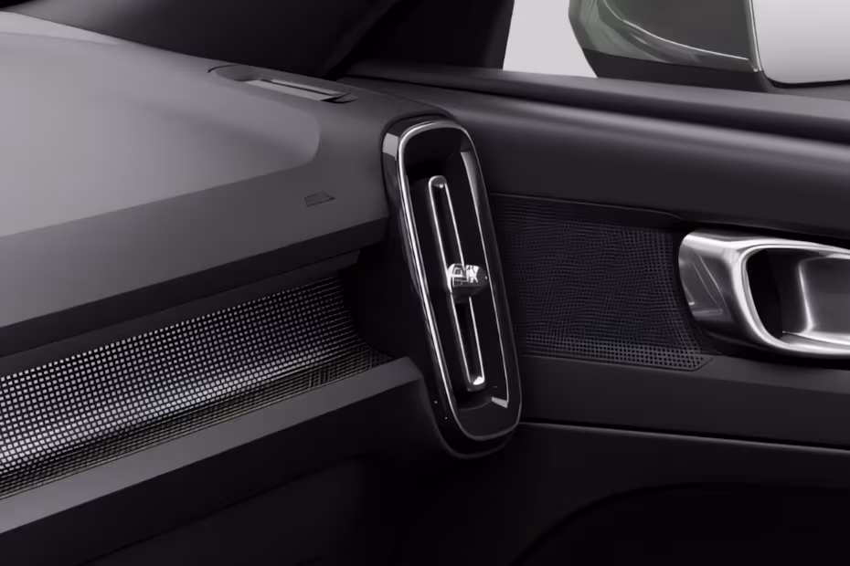 Volvo XC40 2026 dashboard corner side AC vent