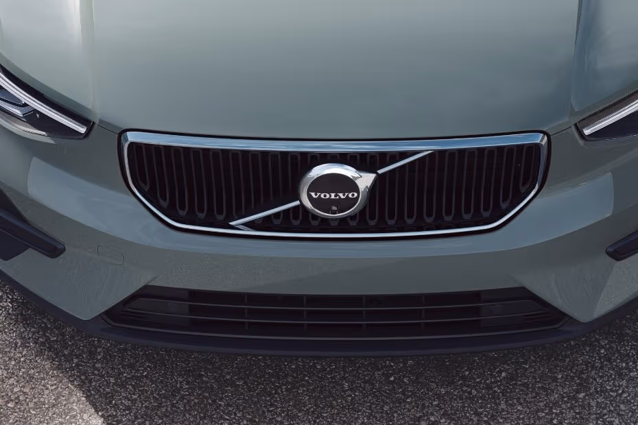 Volvo XC40 2026 Grille Mounted Front Emblem