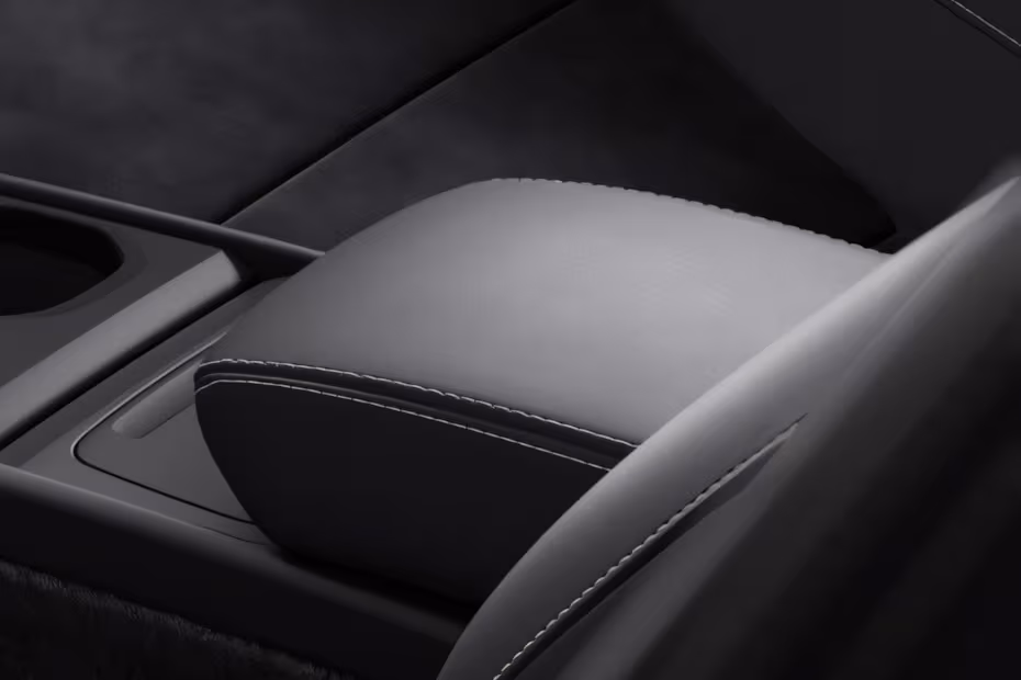 Volvo XC40 2026 interior center console front armrest
