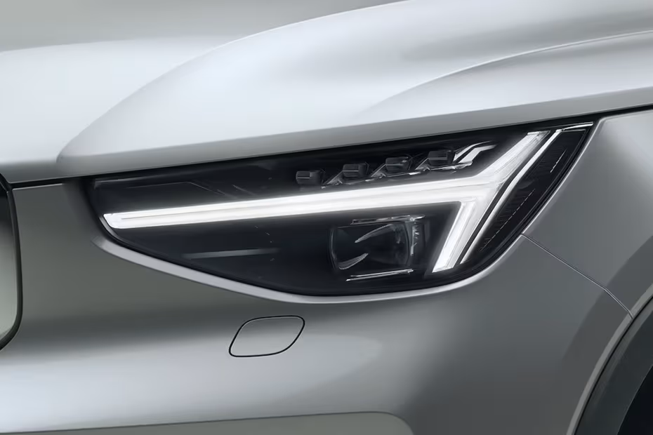Volvo XC40 2026 Projector LED Headlight