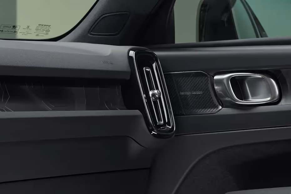 Volvo XC40 Recharge 2026 Interior Corner Dashboard Side AC Vent