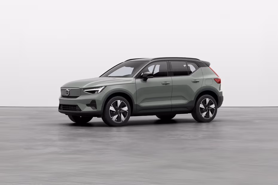 Volvo XC40 Recharge 2026 rear left side angle view showing taillights, tailgate and alloy wheels