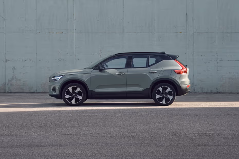 Volvo XC40 Recharge 2026 left side profile with alloy wheels