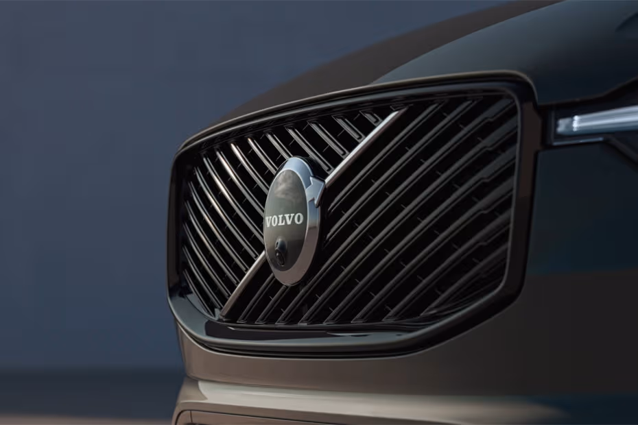 Volvo XC60 2026 Grille Mounted Front Emblem