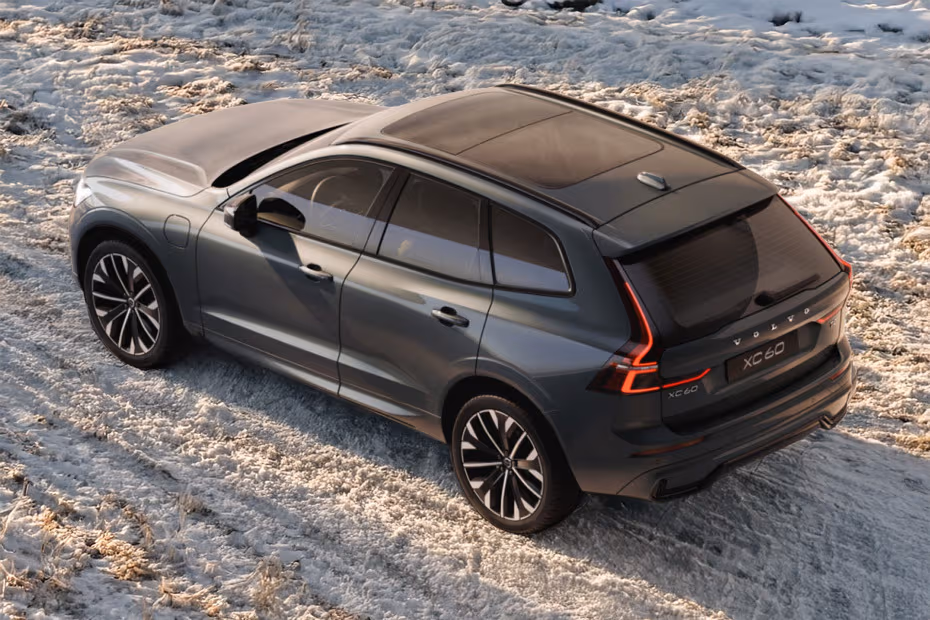 Volvo XC60 2026 rear view with LED Taillights