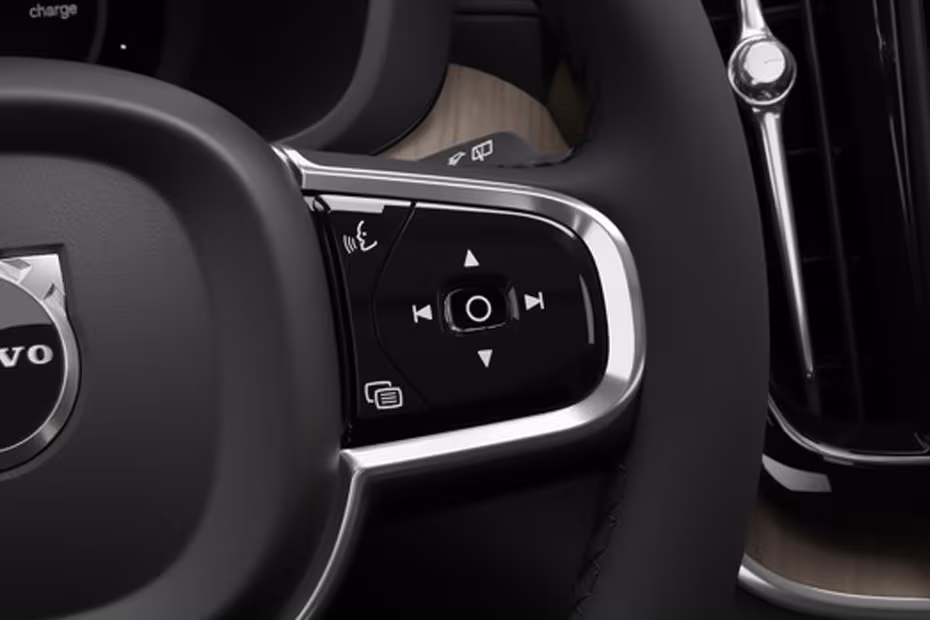Volvo XC60 2026 Right Steering Wheel Controls