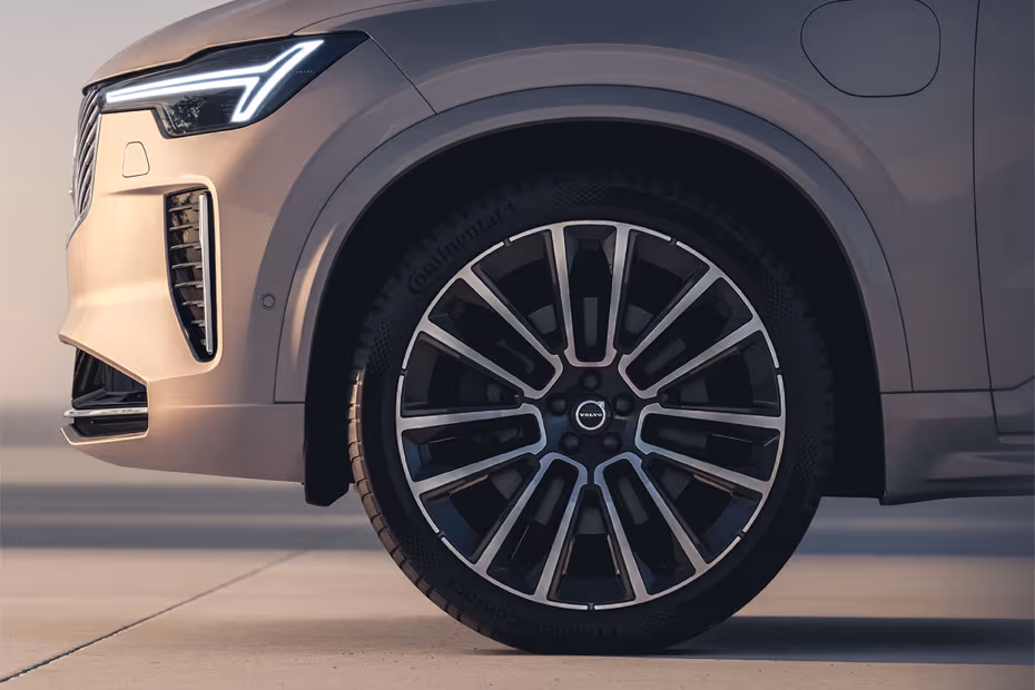 Volvo XC90 2026 Aerodynamic Alloy Wheel Design Close-up