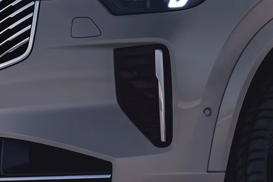 Volvo XC90 2026 LED Headlight Close-up