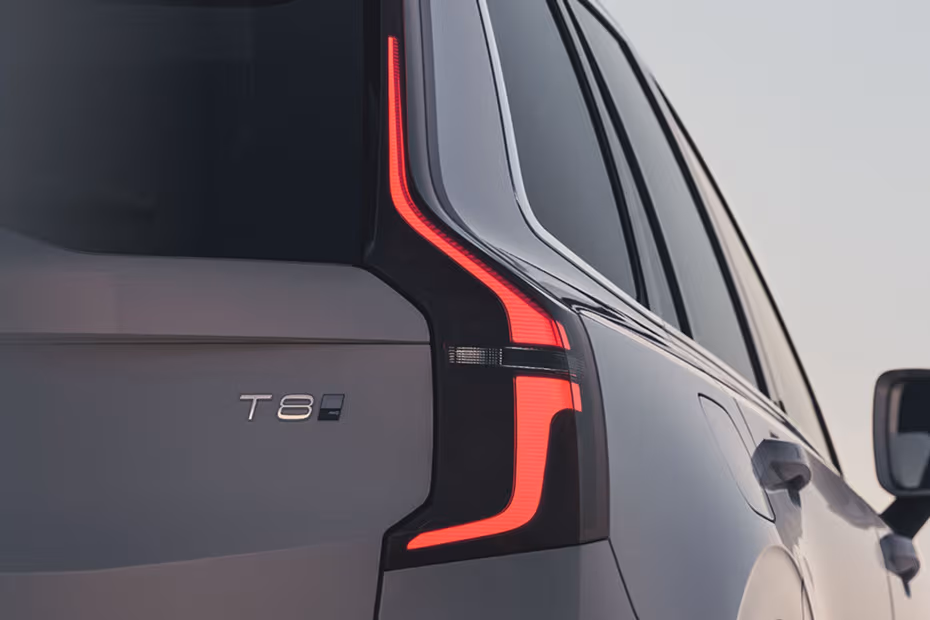 Volvo XC90 2026 LED Taillight Close-up