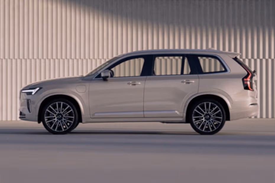Volvo XC90 2026 left side profile with alloy wheels